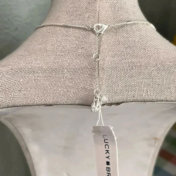 NWTĀ LuckyāSilverāGemstoneāGreenāTuskāPendantāNecklaceā#LBNK - Picture 5 of 7